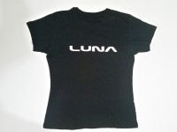 Remera negra
